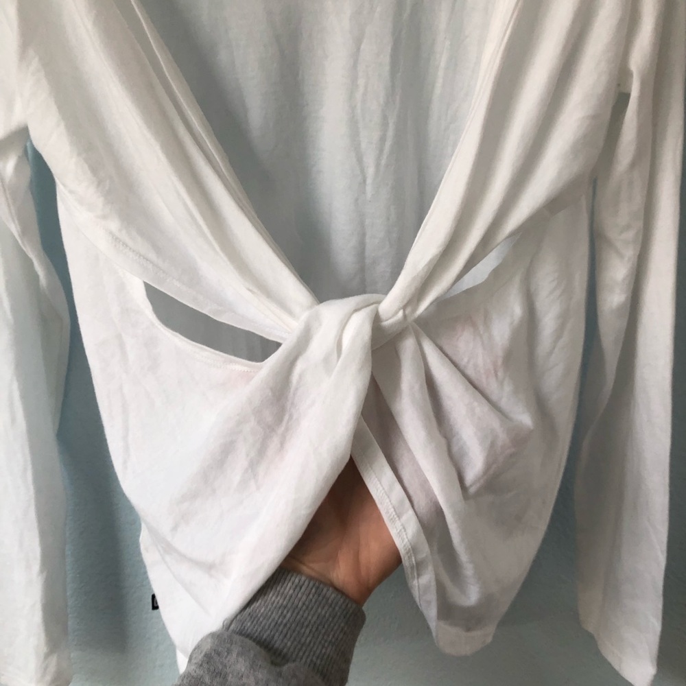 Fabletics • White Open Back Long Sleeve Tee NWT - Picture 7 of 8